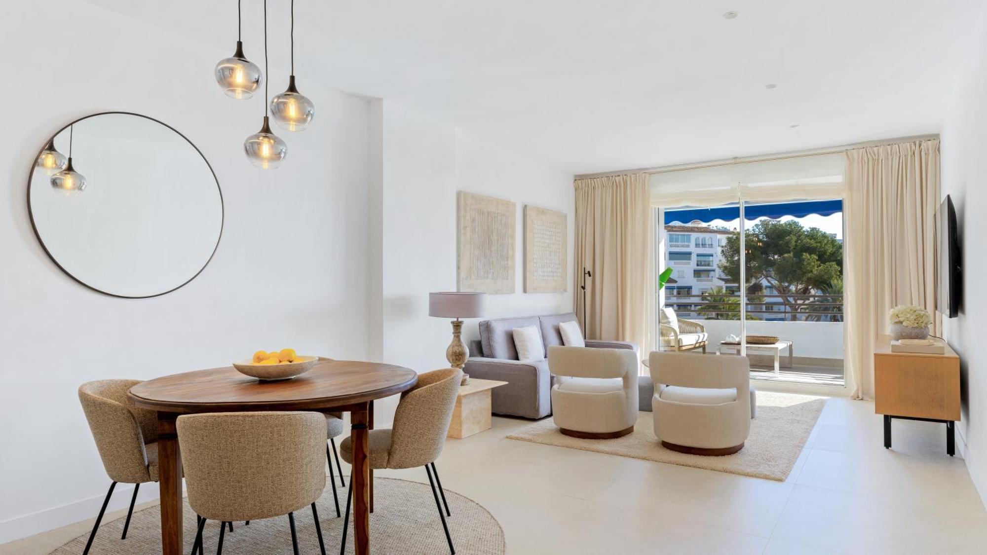 Two Bedroom - Sea View Apartment *