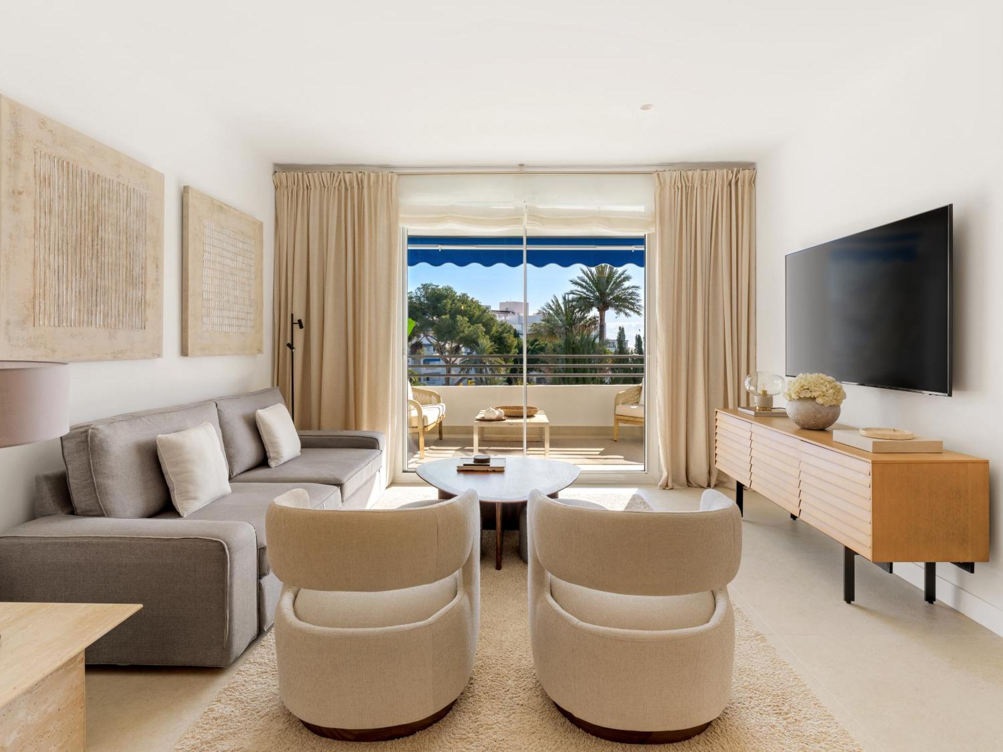 Two Bedroom - Sea View *